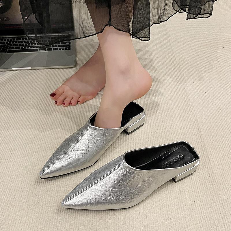 Moda Gorąca Sprzedaż 2025 Lato Moda Nowe Buty Kobiety Europejska Moda Stacja Baotou Kapcie Sandały z Zakrytą Piętą Buty Modowe