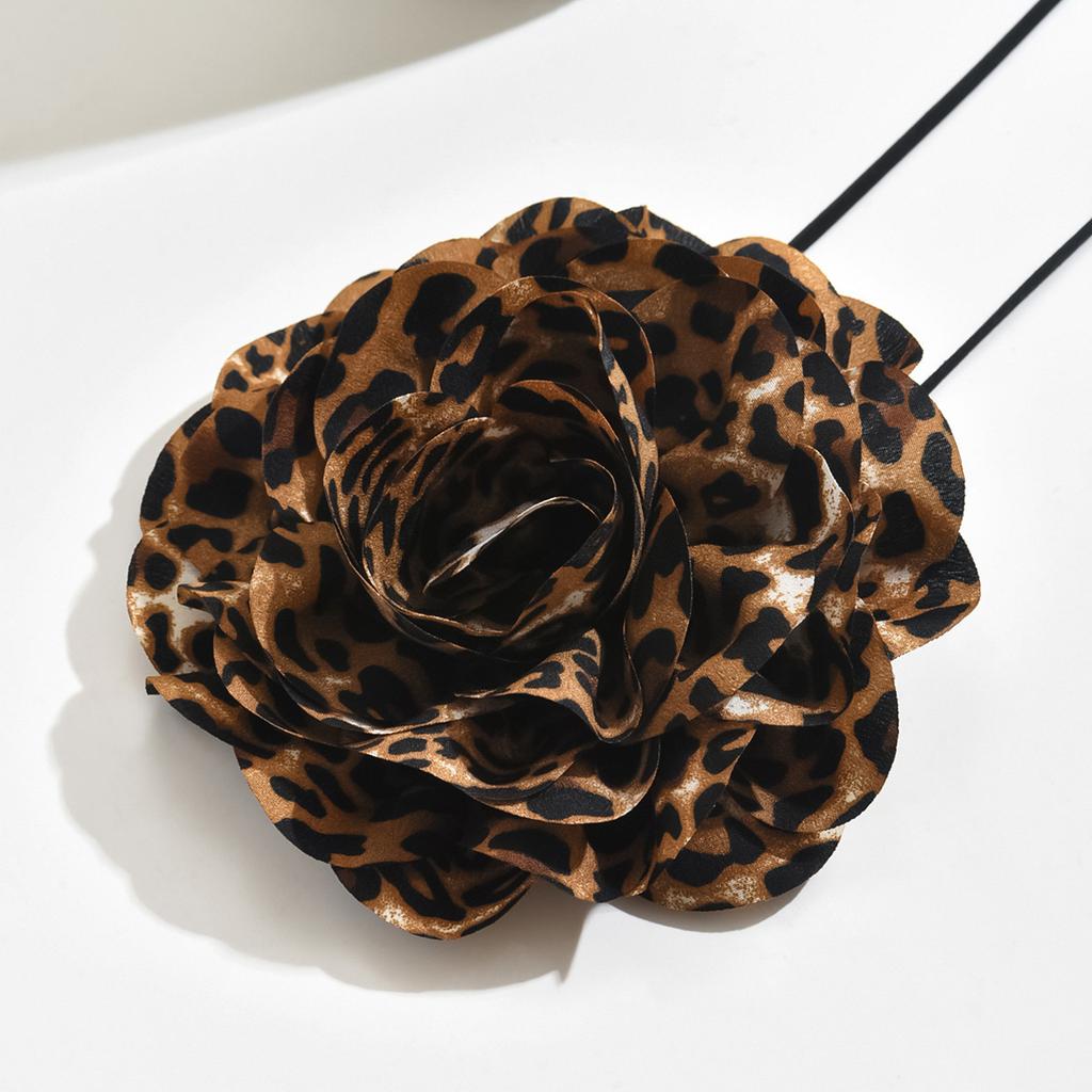 European and American strap necklace fashion personality leopard print three-dimensional flower choker autumn and winter exaggerated neck chain