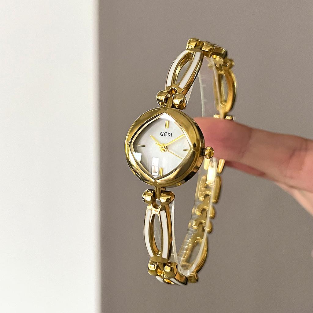 Vintage Diamond Shaped Ladies Quartz Watch With Water Resistance For Fashion Enthusiasts