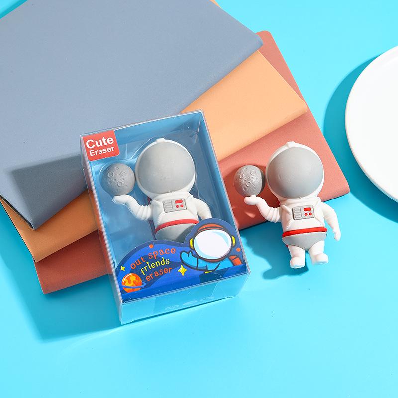 

Detachable 3D Astronaut Space Eraser for Kids - Cute Cartoon Stationery Prize