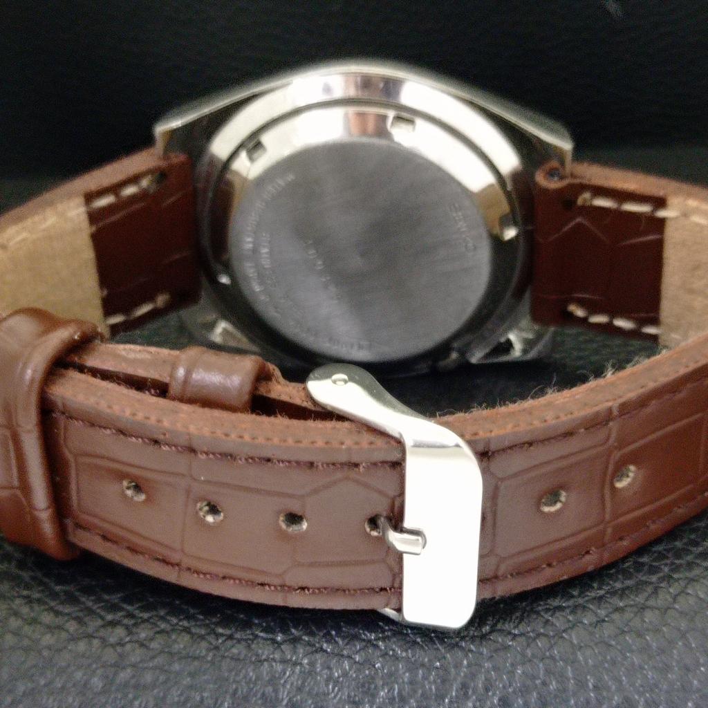 AUTOMATIC VINTAGE SEIKO 5 JAPAN 7009A MENS RED COLOR DIAL WATCH A701244-5 R206a-a701244