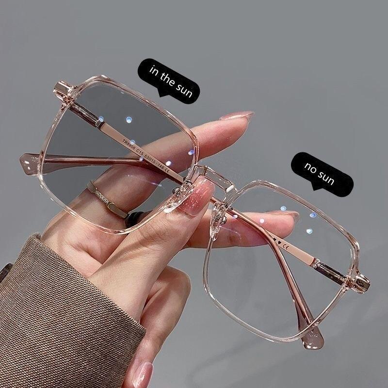 Anti Blue Light Farsighted Eyeglasses Translucent Discolored Reading Glasses Photochromic 0-+400