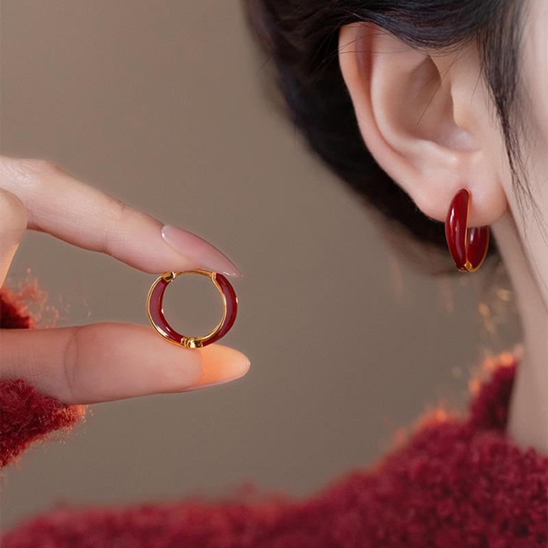 Zhou Yutong Red Drip Glaze Earrings - Niche Design, Luxury Ear Buckle Rings for Women, Autumn/Winter Collection