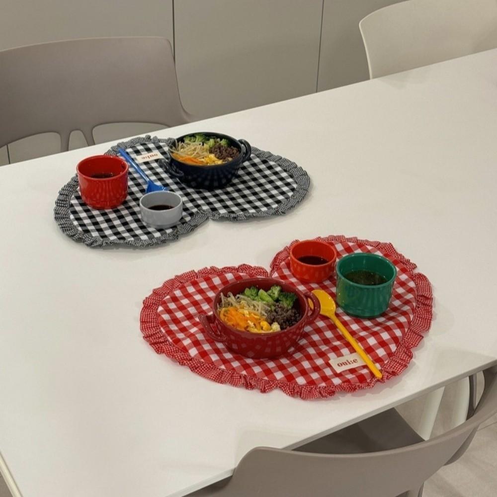 New Heart-shaped Placemats Dining Table Plaid Loving Western Food Mats Decorative Pleated Lace Water Cup Mat Home Decor