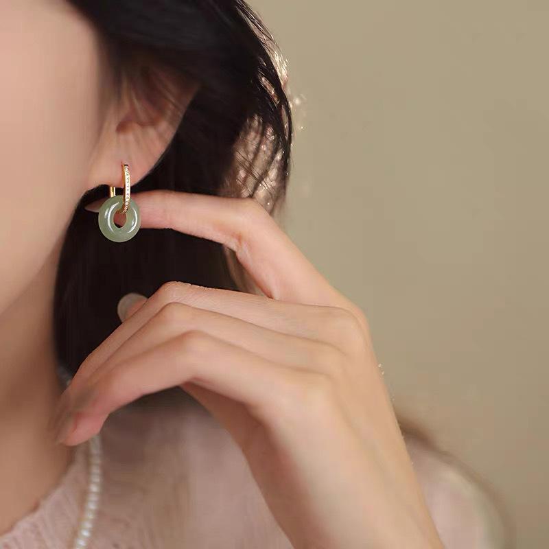 Yang Mi Earrings, Green Agate New Chinese Earrings, National Style, Spring and Summer New Safety Buckle Earrings, Women's