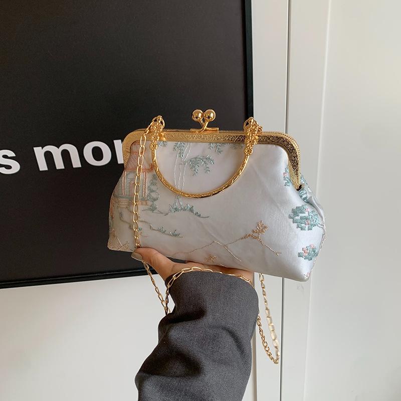 Embroidered Handbag New Style Ancient Style Cheongsam Banquet Clutch Chain Bag Metal Lock Small Square Bag