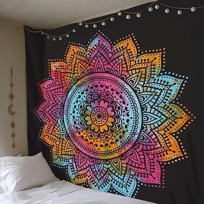 VIKAMA Vintage Mandala Tapestry Wall Hanging for Living Room Bedroom Dormitory Easy Hanging Home Decor Artistic Bohemian Design