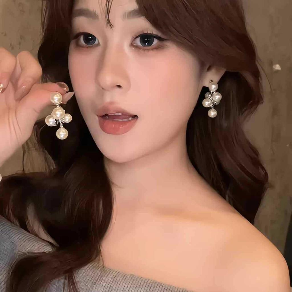 Xu I is dazzling Xu Yan Zhao Ruth pearl earrings women's light luxury niche high-end long earrings earrings