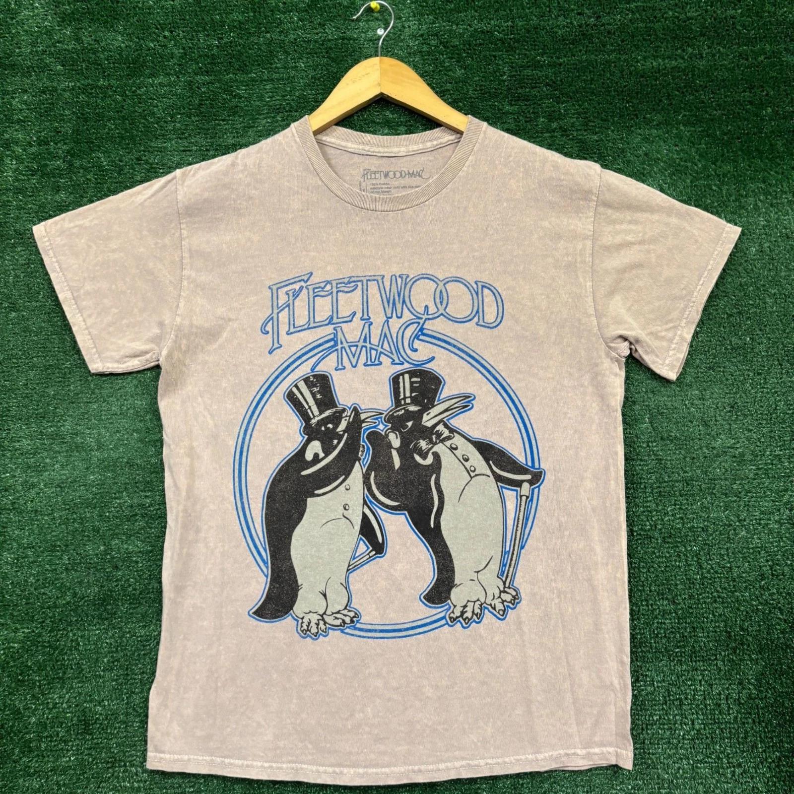 

Fleetwood Mac Dapper Penguins Rock Band T-shirt Size Medium XL