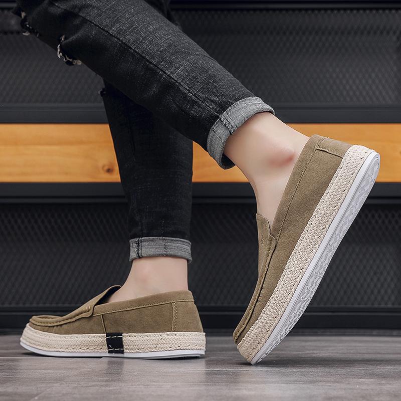 Fashion New Canvas Shoes Men Breathable Light Slip On Flat Summer Classic Loafers Casual Shoes Breathable Walking Footwear Men Sneakers