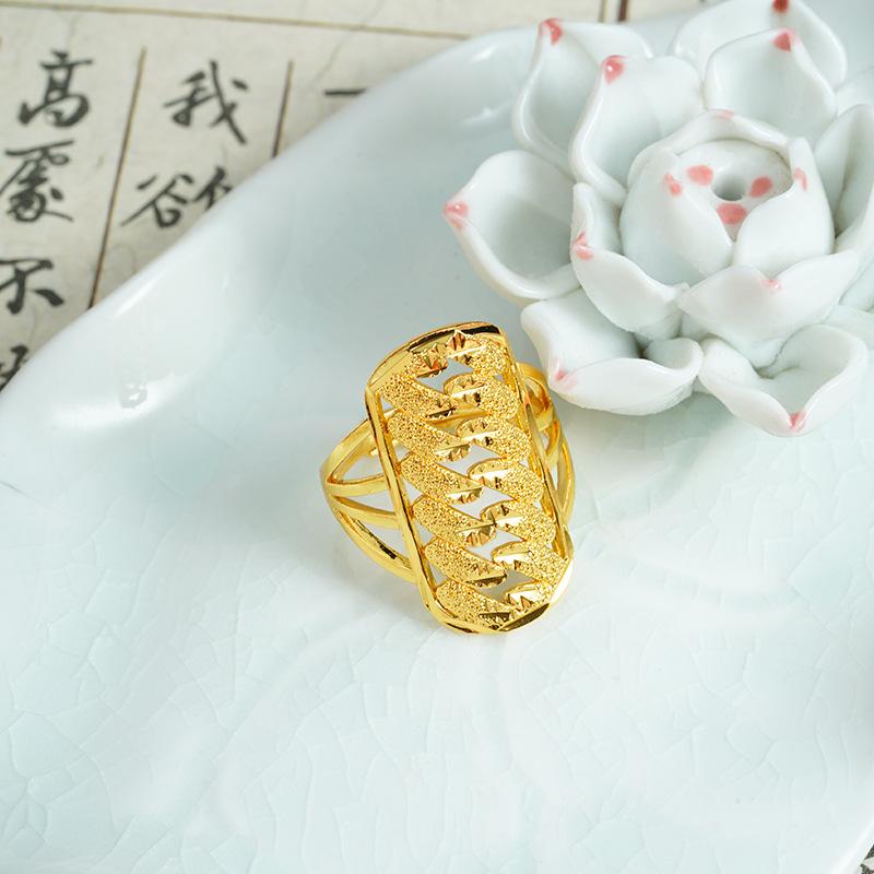 Southeast Asian Ring for Women with Gypsophila Hollowed Out