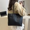 Atmospheric commuter texture handbag spring new versatile shoulder underarm bag temperament tote bag
