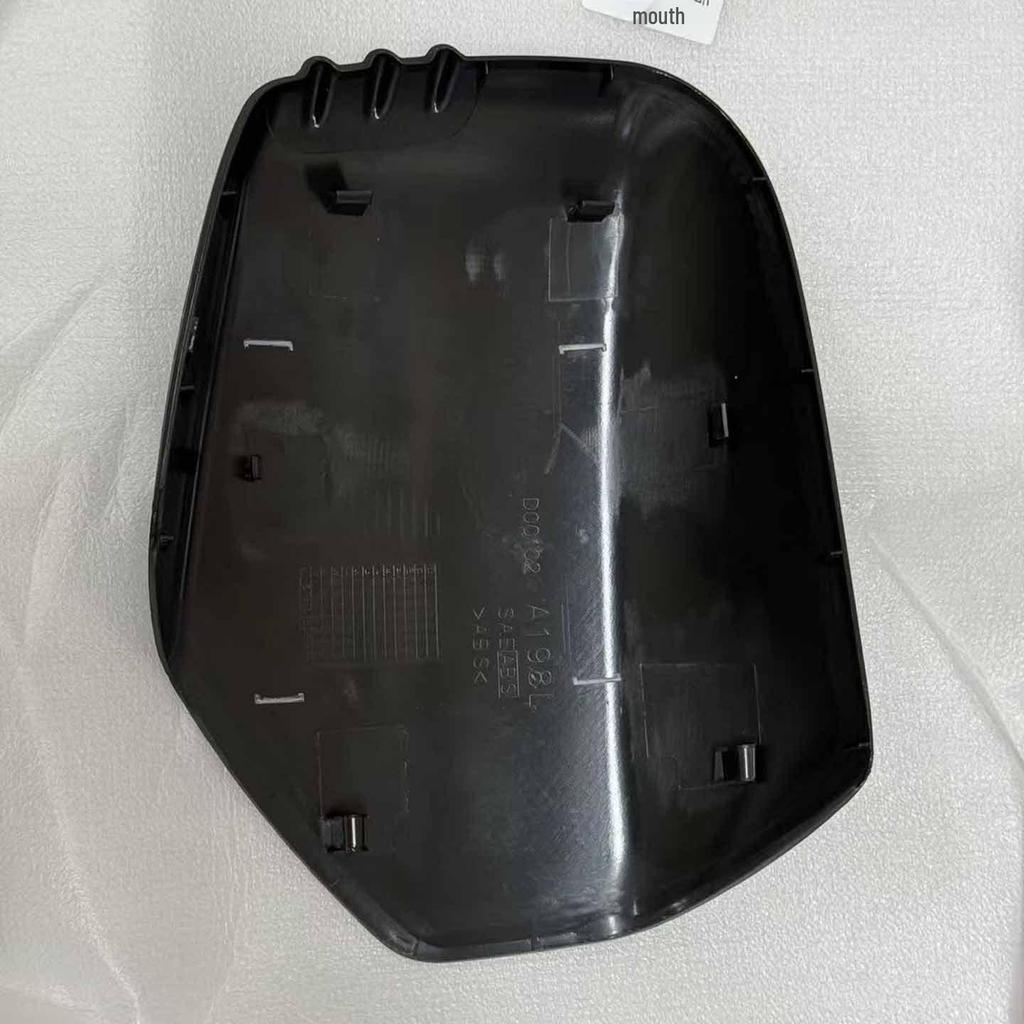 Zewnętrzna obudowa zamienna do lusterka wstecznego Mitsubishi Triton L200 2005-2015