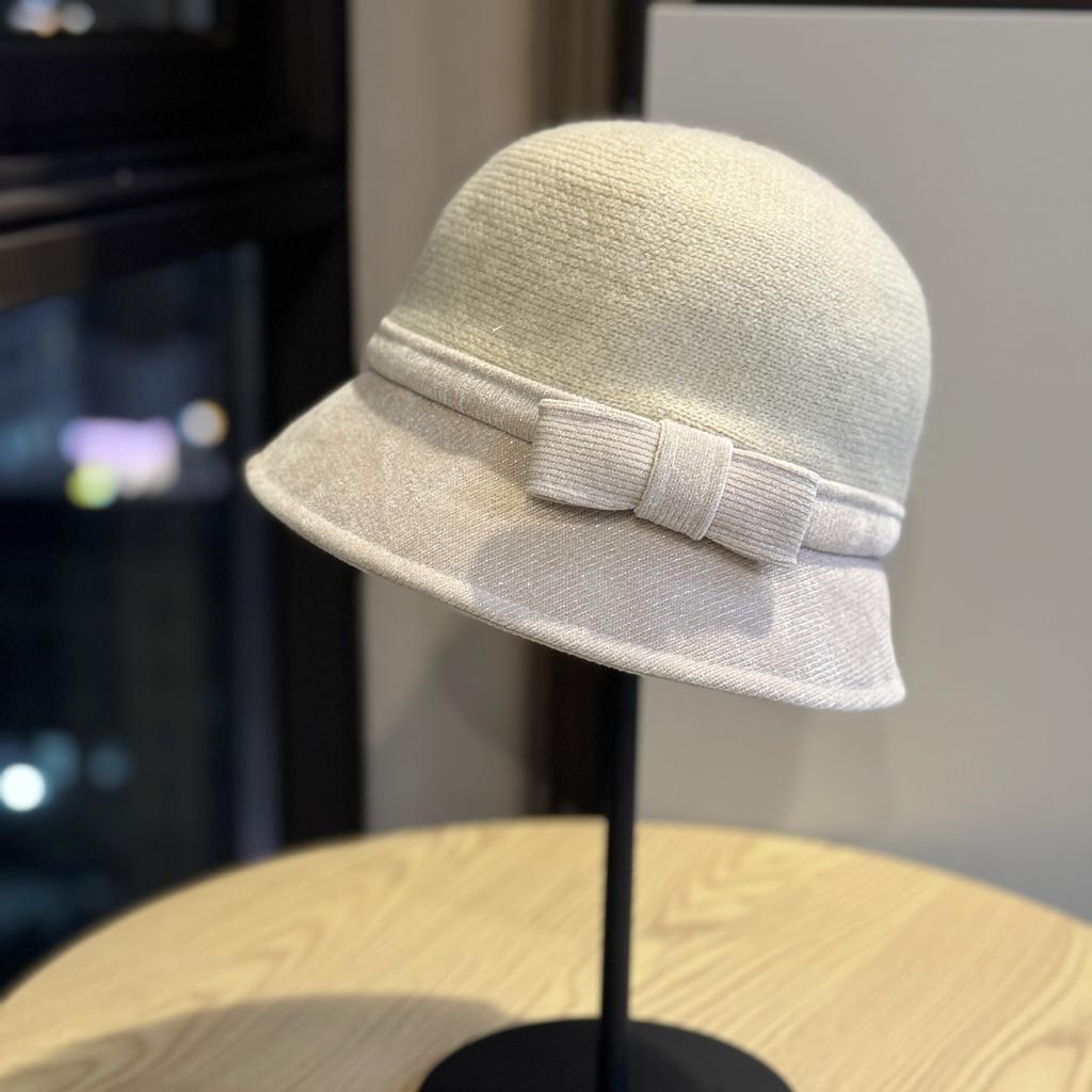 Autumn and Winter New Style Wide brimmed Small Woolen Fisherman's Hat Showing Face Female Hepburn Style Elegant and Warm Windproof Basin Hat