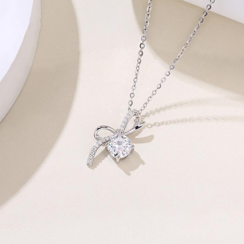 Xiaohongshu Trendy Moissanite Clover Diamond Bow Necklace