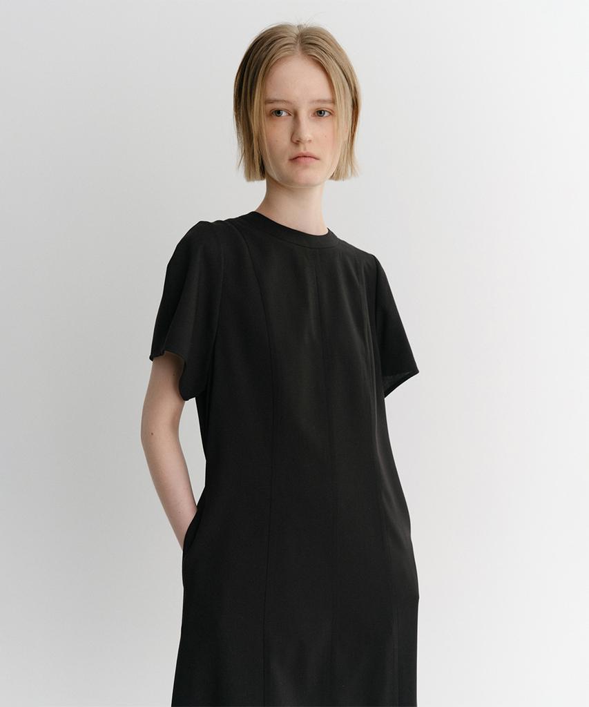 Ia Linear Mock Neck Dress (Black)