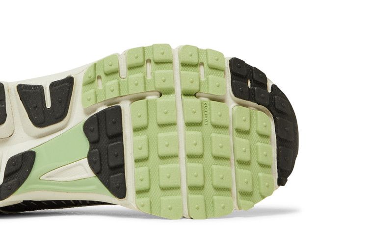 Nike Zoom Vomero 5 Cobblestone Flat Pewter (Women's) Sneakers