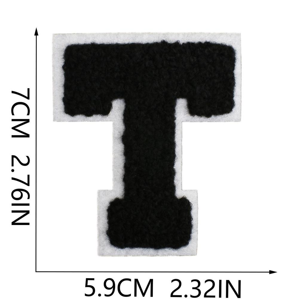 Brølende Himmel Chenille Bokstavlapp: 7cm Hvit Bakgrunn & Svarte Bokstaver A-Z, Strykemerke for Veskedekorasjon
