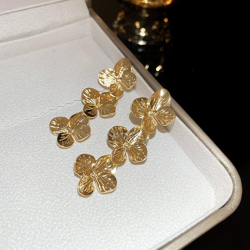 European and American Metal Style Geometric Round Earrings Necklace Light Luxury Niche Collarbone Chain Temperament Jewelry Set