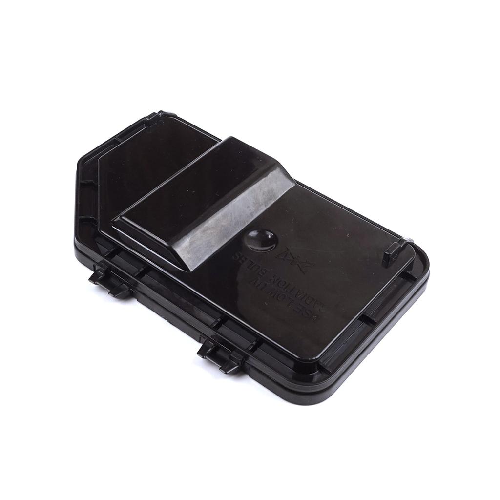 ESP1160-1 Strålkastare Bakre Glödlampa Kåpa Lock Vänster Sida för Ford Focus MK1 MK1.5 DAW DBW DFW DNW 2001-2005 Facelift 1334939