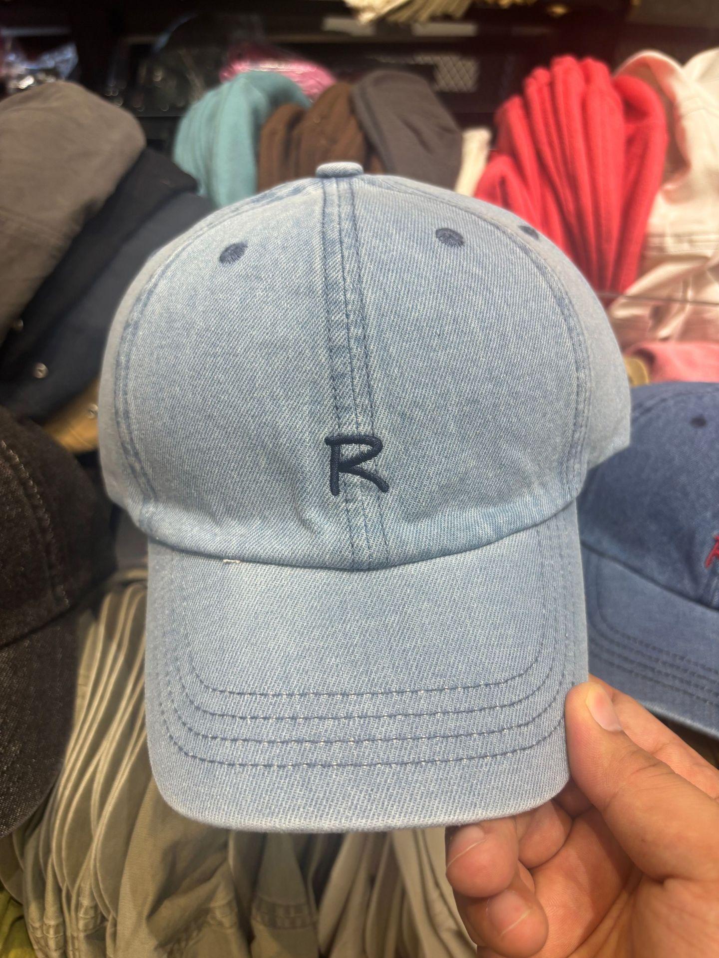 R Letter Embroidery Washed Denim Soft Top Baseball Cap Couple Versatile Travel Cap светло-синий