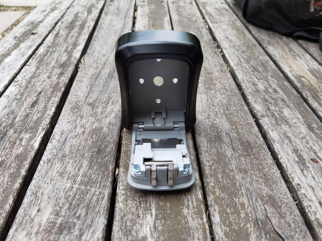 Wandmontierter Diebstahlsicherer Metallschlüsselkasten mit Katzenaugen-Dekoration und Passwortspeicher