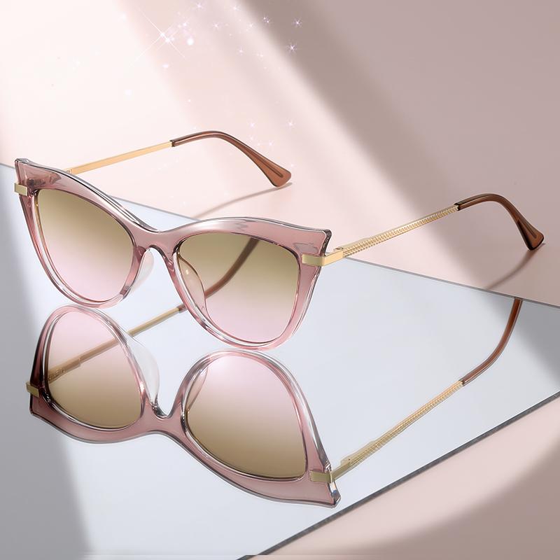 

Retro Cat Eye Clear Lens Glasses for Women - Purple Gradient Frame with Gold Metal Arms, Fashion Eyewear for Daily Wear розовый