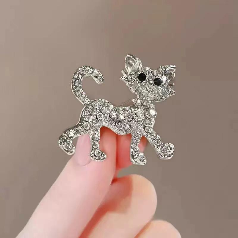 Blume Schmetterling Brosche, Modische High-End Herren- und Damen Anti-Rutsch Nadel Accessoire Geschenk