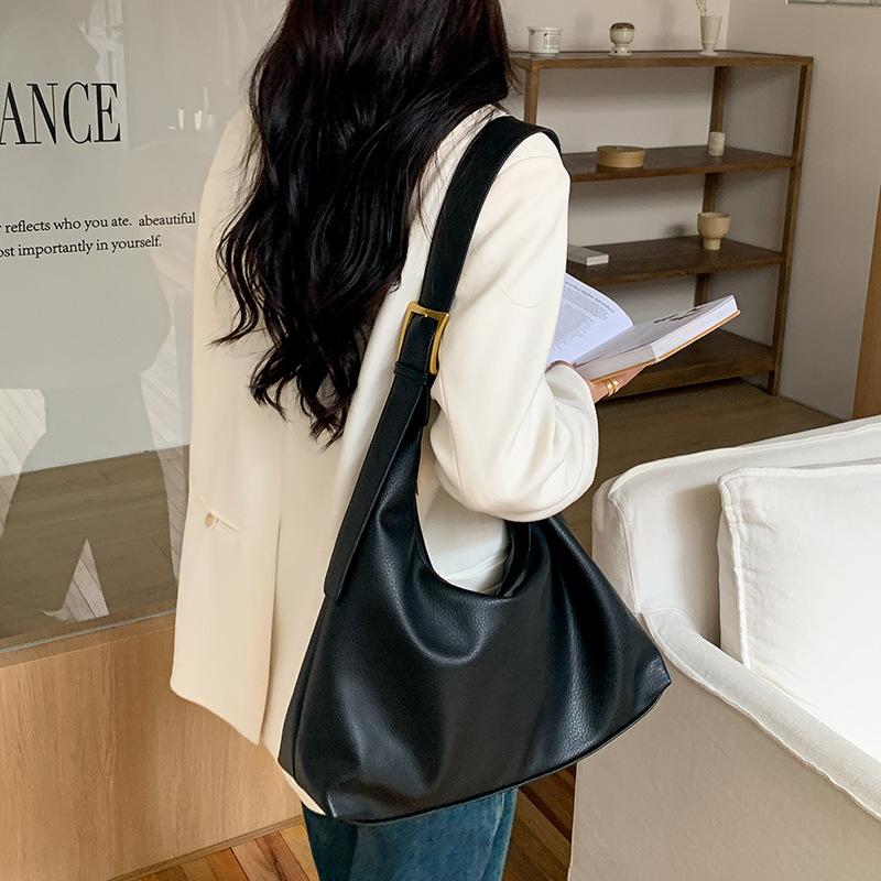 Bag women's bag new 2025 large-capacity messenger bag women's high-end underarm bag Korean version commuter tote bag
