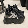 Moda 2025 Grube Skórzane Sneakersy Letnie Casualowe Wulkanizowane Buty Kobieta Wysoka Platforma Oddychające Siateczkowe Sneakersy 10CM Sportowe Buty Taty