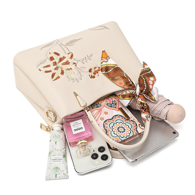New Chinese-style embroidered Mother's Day gift bag, fashionable and elegant mom bag, crossbody handbag for middle-aged women