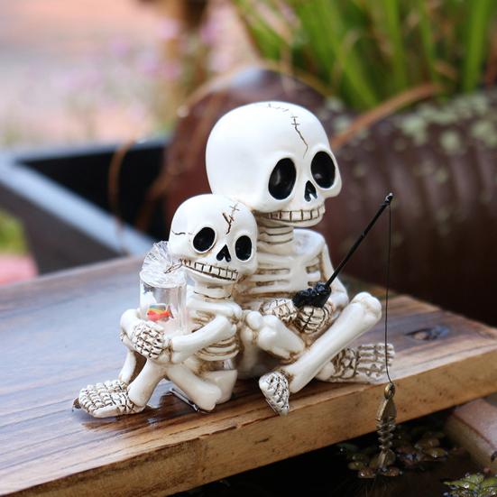 Skeleton Ornament Parent-Child Skull Fishing Design Hand-Painted Resin Figure Garden Pond Balcony Halloween Party Decor