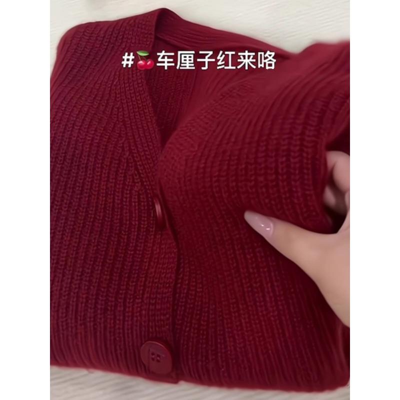 Heavy beautiful new cherries red sweater jacket women's winter senior sense super good-looking knitted cardigan