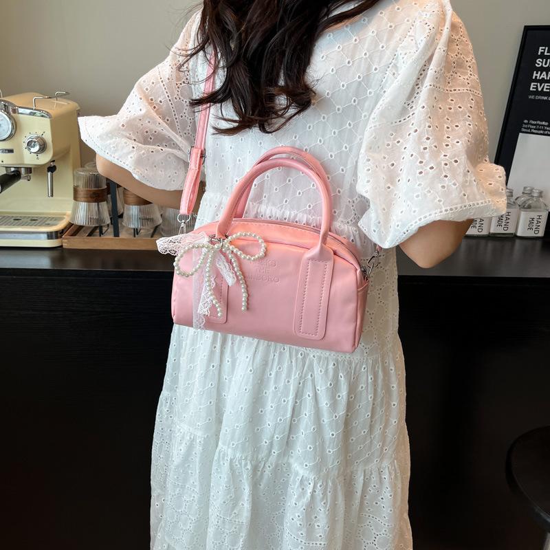 Korean Niche Design Portable Boston Bag 2025 New Temperament Fashion Pillow Bag Simple Ballet Messenger Bag