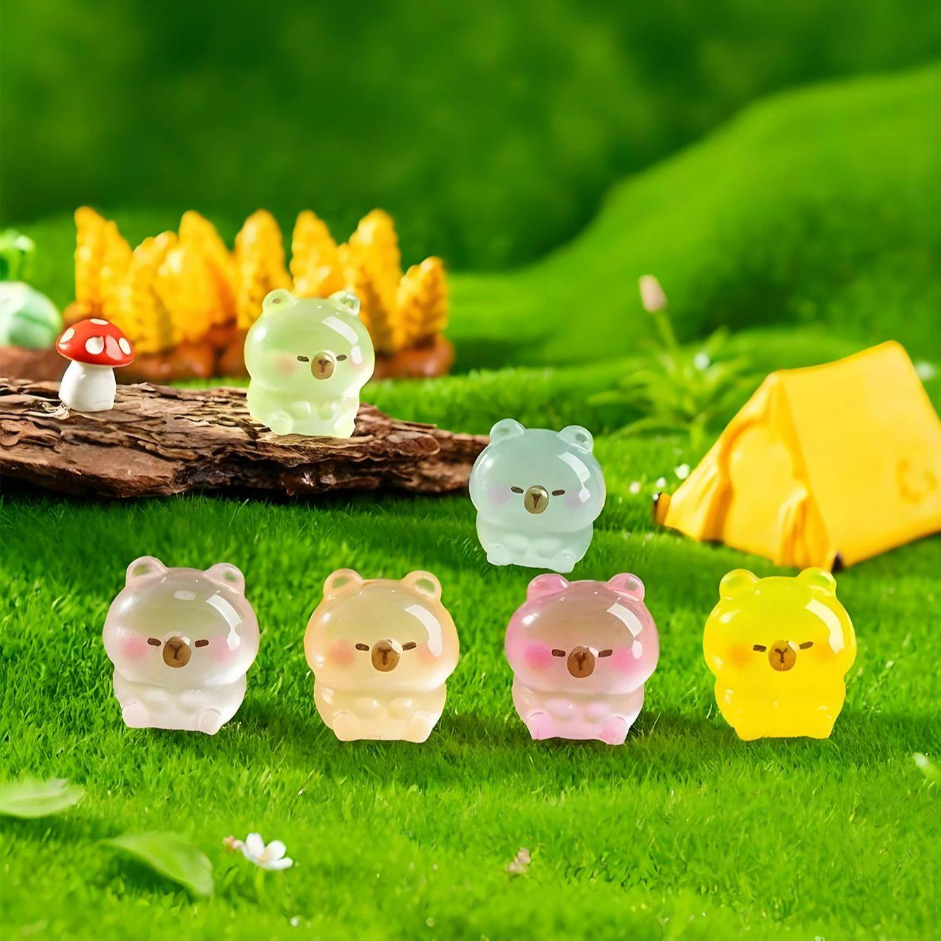 

10/20PCS Glow In Dark Capybara Figurines Luminous Mini Christmas Decoration For Xmas Fairy Garden Sensory Bins Present W12208WW-