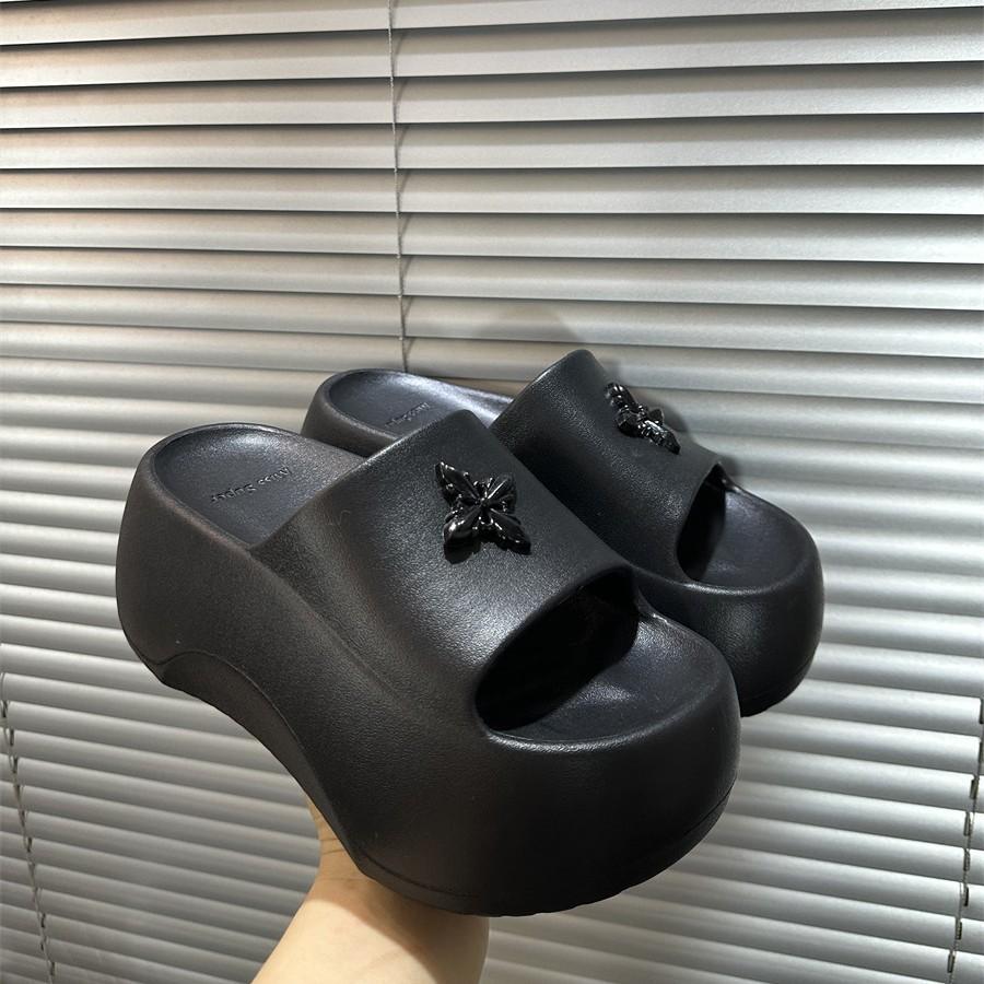 New summer thick-soled thick-heeled slippers, women's summer thick-soled seaside cool slippers