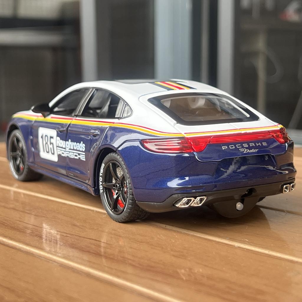 Spray 1/24 Porsche Panamera Track Edition Super Sport Car Alloy Metal Diecast Model Car with Light Pull Back Holiday Gift Friend
