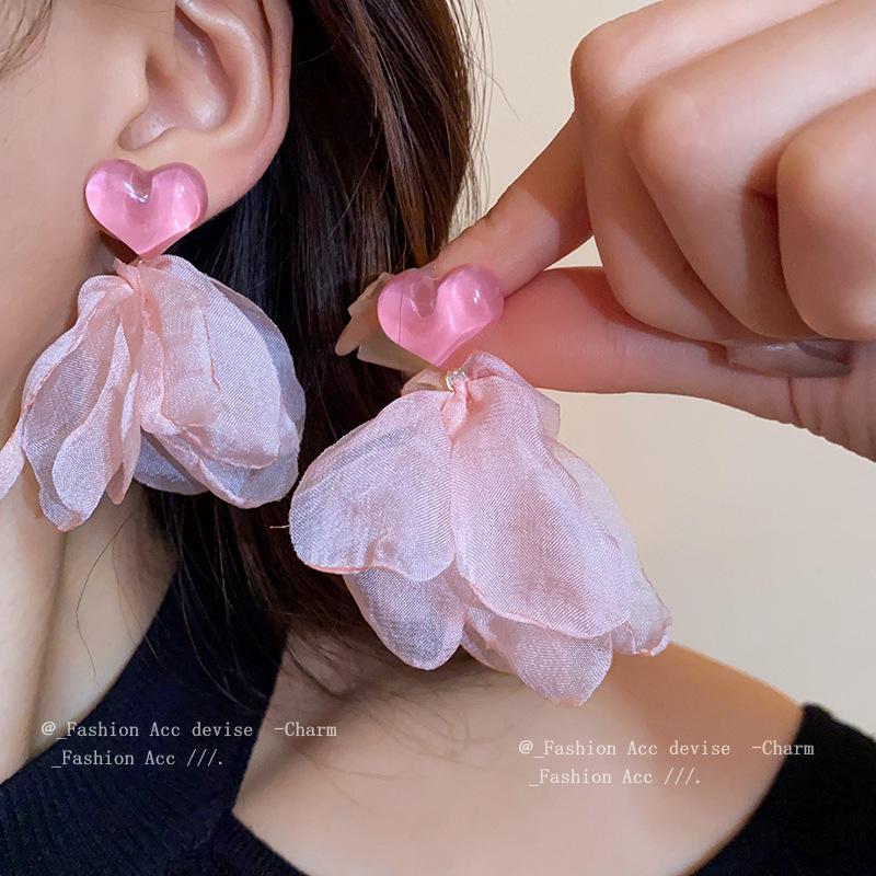 Silver Needle Heart Tassel Earrings: Sweet Fairy Style, High-End, Versatile, Fashionable Women’s Studs.