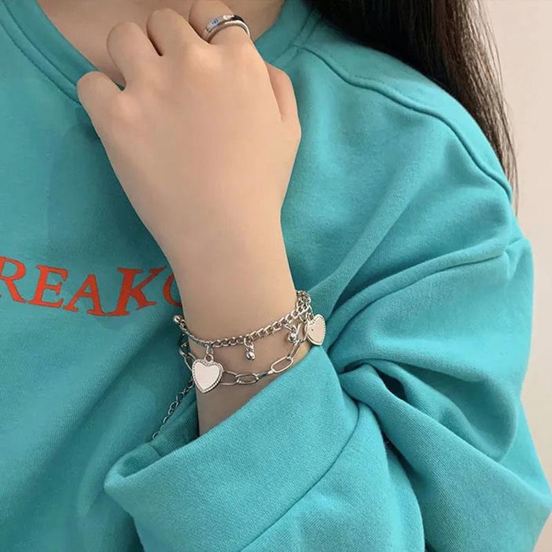 Bransoletka Punk Multilayer Chain Bransoletka damska Love Heart Pendant Biżuteria Prezenty Akcesoria