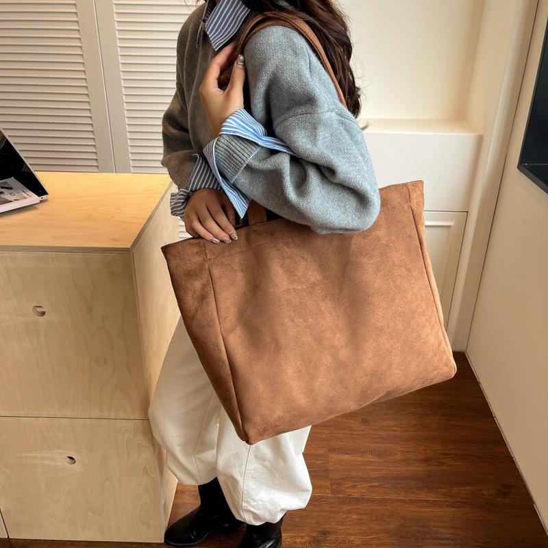 Commuter Retro Large-capacity Bag Women's 2025 New Casual Simple Shoulder Bag Autumn and Winter Portable Tote Bag