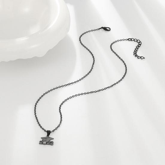 

Ожерелье Colorfast с геометрическим кулоном, антикоррозийное индивидуальное износостойкое украшение, ожерелье с подвеской в ​​виде шляпы бакалавра