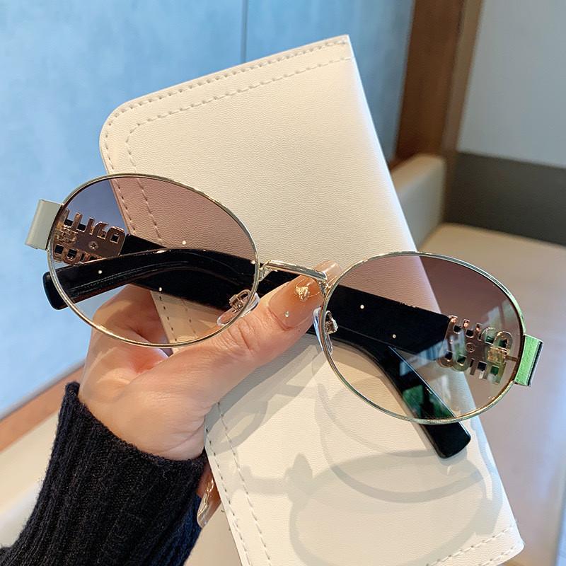 Vintage Metal Oval Sunglasses With Uv400 Protection For Fashionable Men And Women