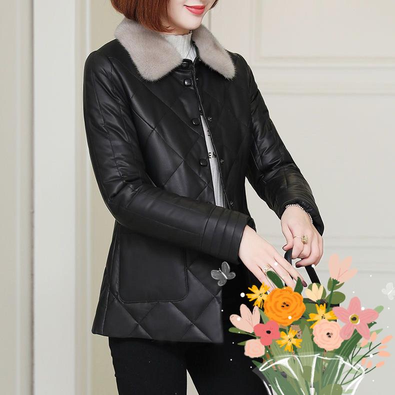 Thick and Comfortable Winter Coat for Women Black Suitable for Various Occasions