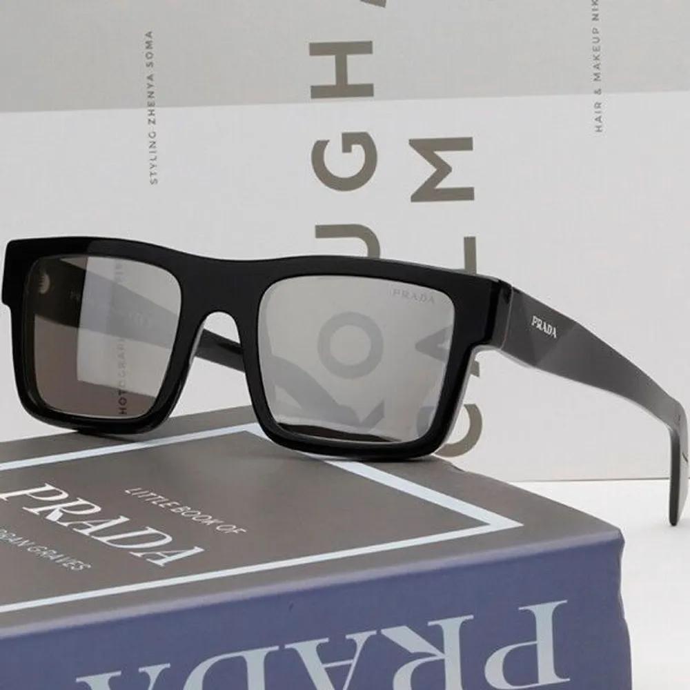 Mirror Sunglasses SPR19W 1AB 2B0 Square Black Horn-rimmed