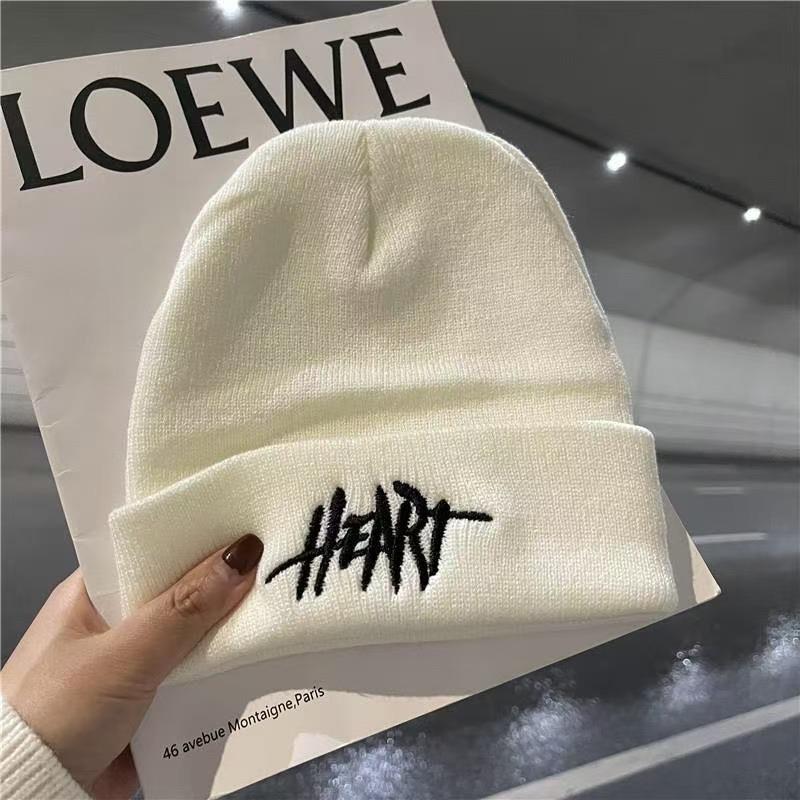 Buchstabenstickerei Strickmütze Herbst und Winter Mode Koreanischer Trend Vielseitige Wollmütze Pullovermütze für Damen und Herren Outdoor Thermomütze