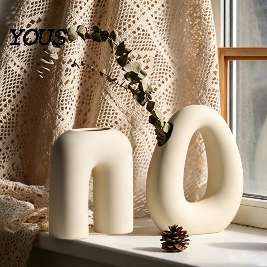 Sophisticated Home Vase Dried Flower Ceramic Vase, Matte Geometric with Hollow Curved Minimalist Decorative Table Design, Modern Tabletop Decor