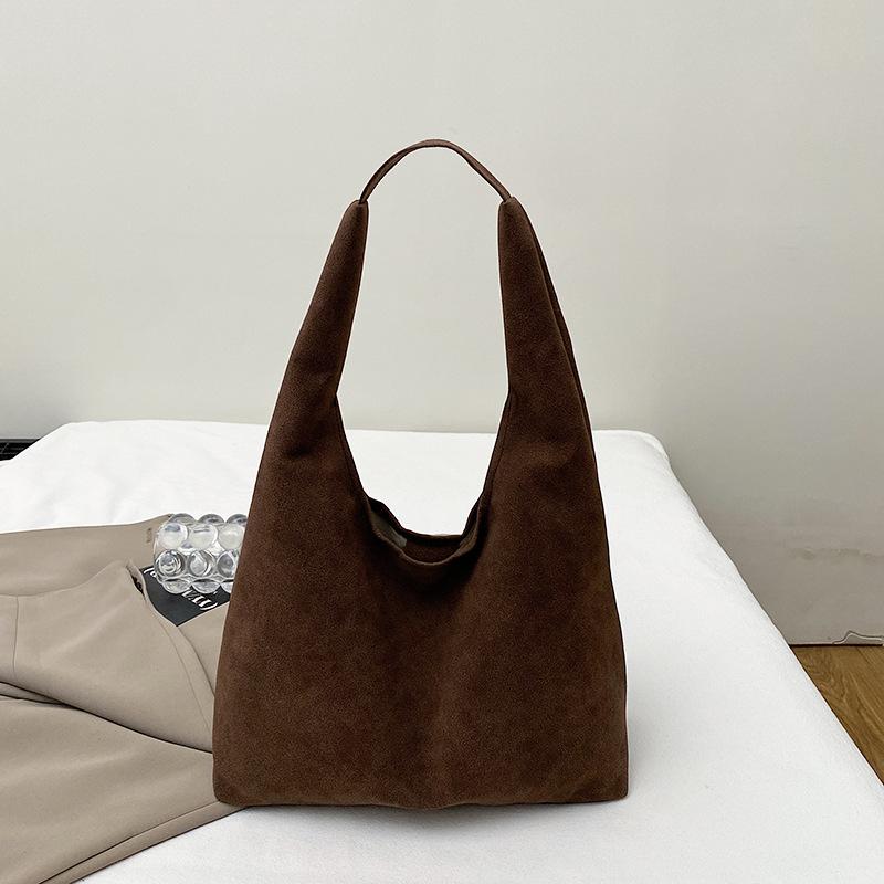 

Retro casual commuter tote bag women s autumn new style bucket bag casual shoulder armpit bag
