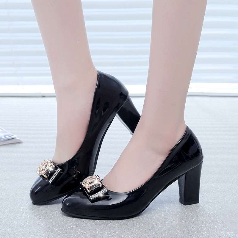 New work single shoes women's casual fashion round head soft leather Korean version medium and high heel leather shoes women's patent leather