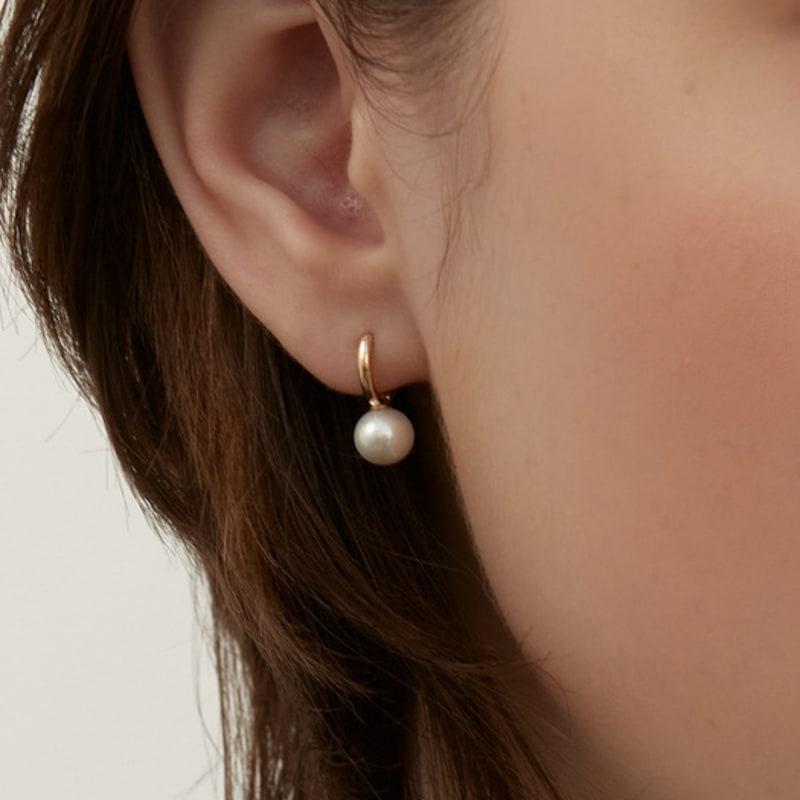 LUNNE 14k Grace Freshwater Pearl One-Touch Hoop Earrings (14k Gold) #LFE22