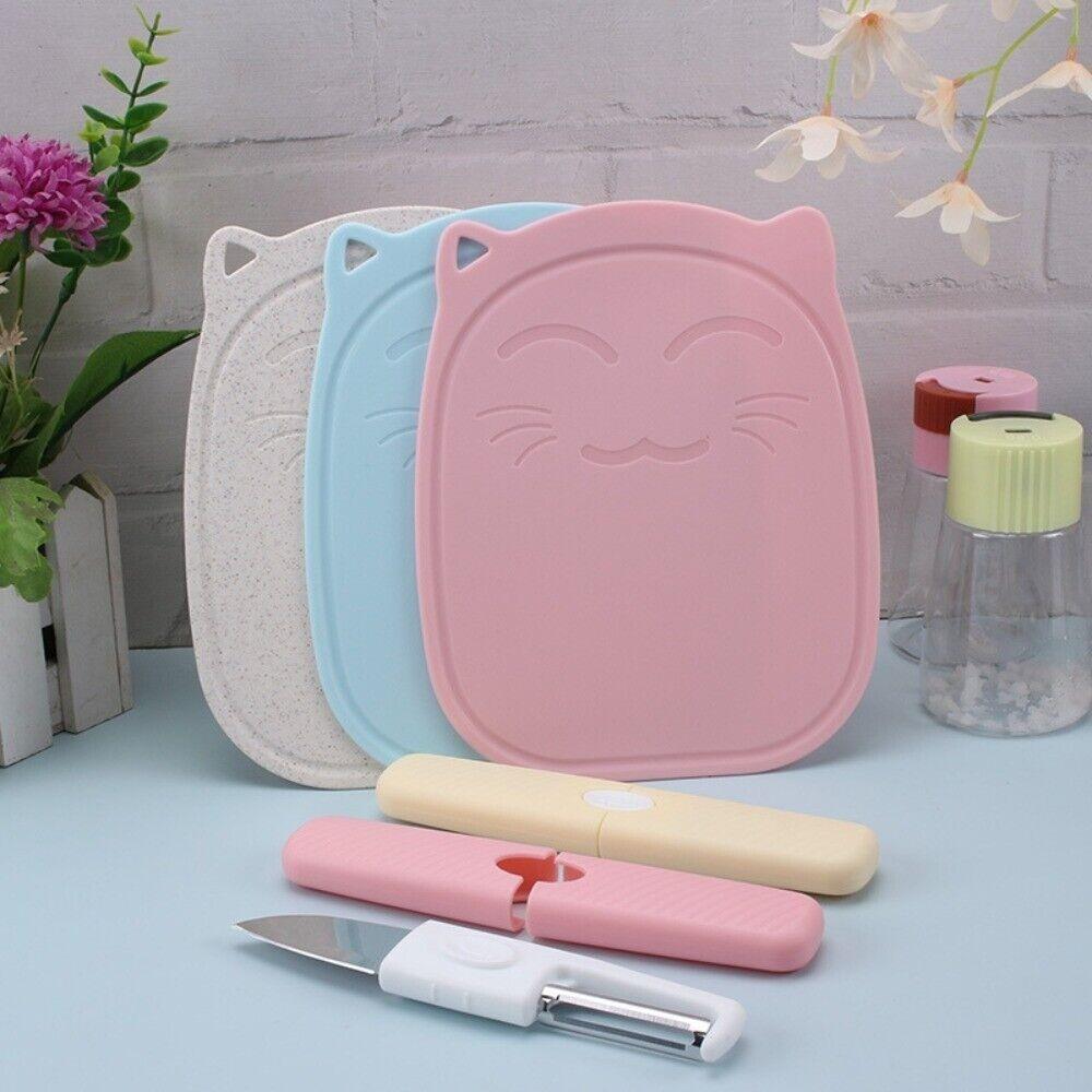 

Легко переносимая разделочная доска для фруктов. Разделочная доска для детского прикорма. Новая разделочная доска. синий